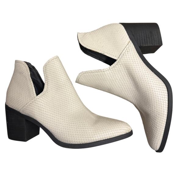 Steve Madden Shoes - Steve Madden Petra Women 9.5 Open Side Off White Faux Leather Snake Ankle Bootie